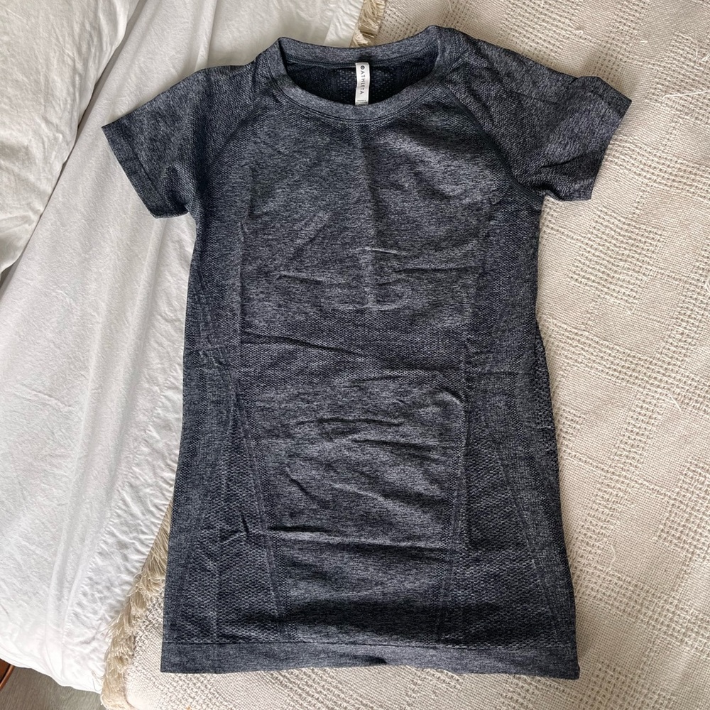 Athleta Momentum Tee